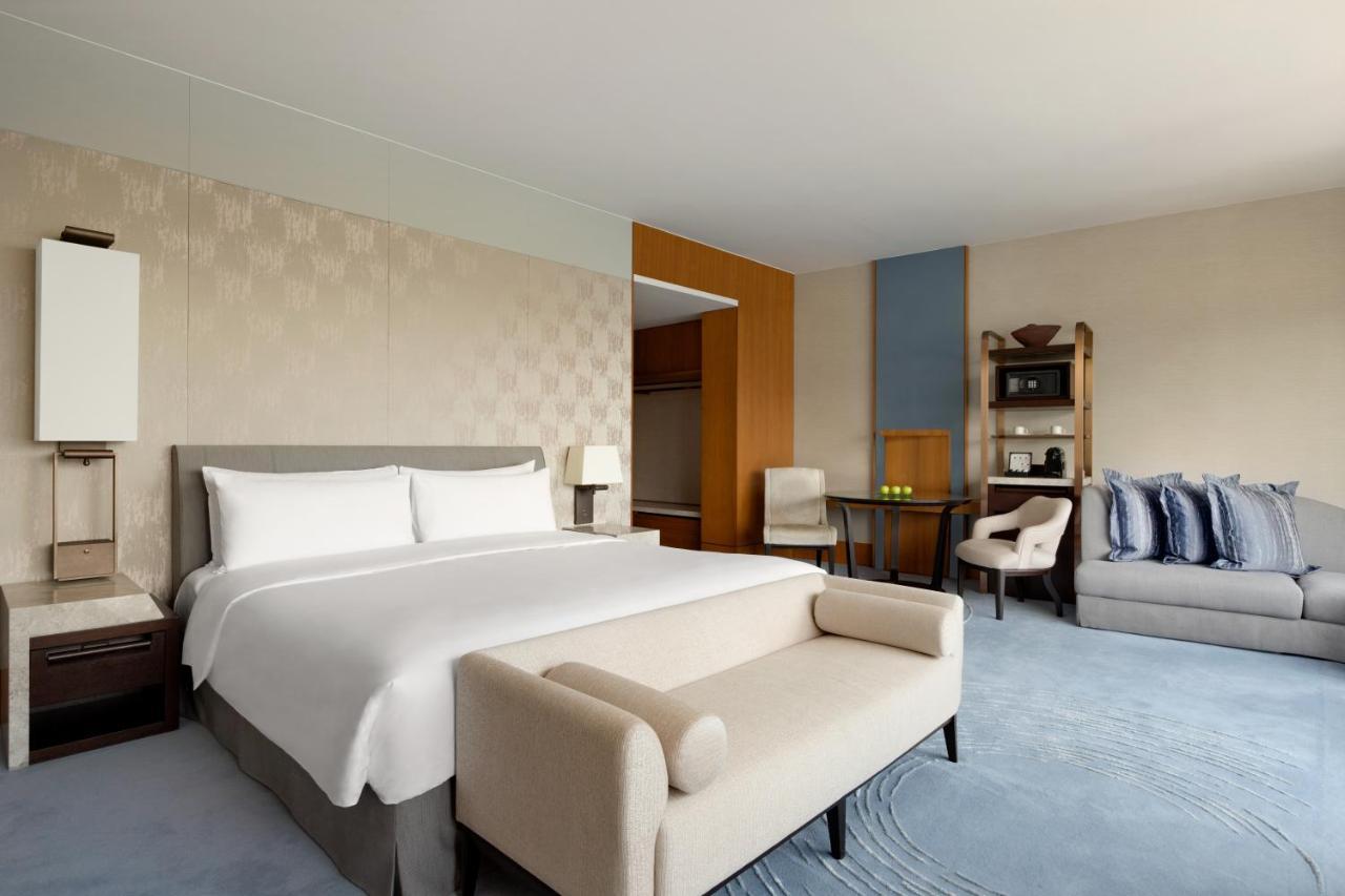 Kerry Hotel Hong Kong By Shangri-La Экстерьер фото A guest room at the Westin Maldives
